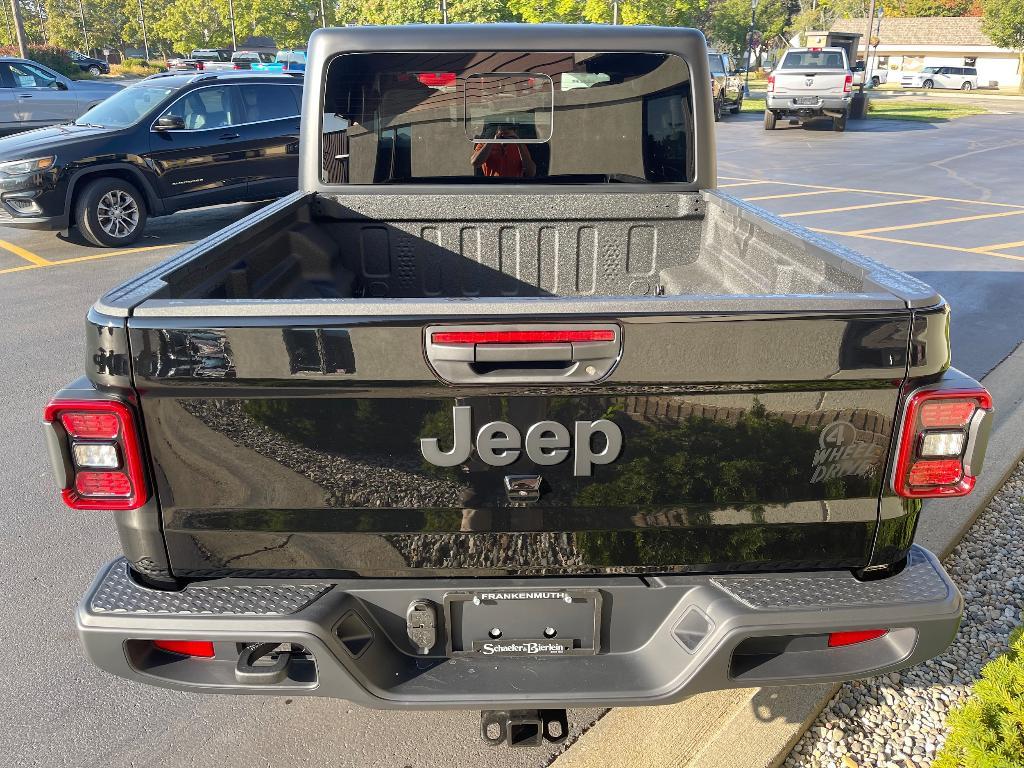 new 2025 Jeep Gladiator car, priced at $45,003