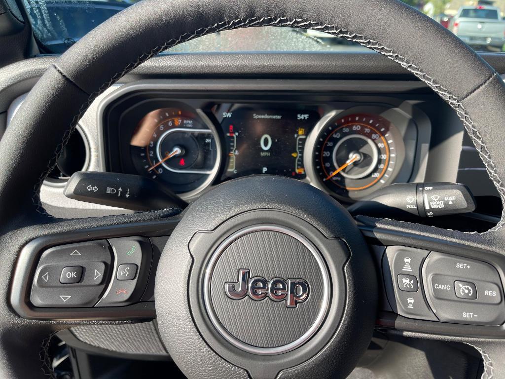 new 2025 Jeep Gladiator car, priced at $45,003