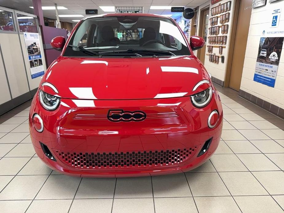 new 2024 FIAT 500e car, priced at $32,090