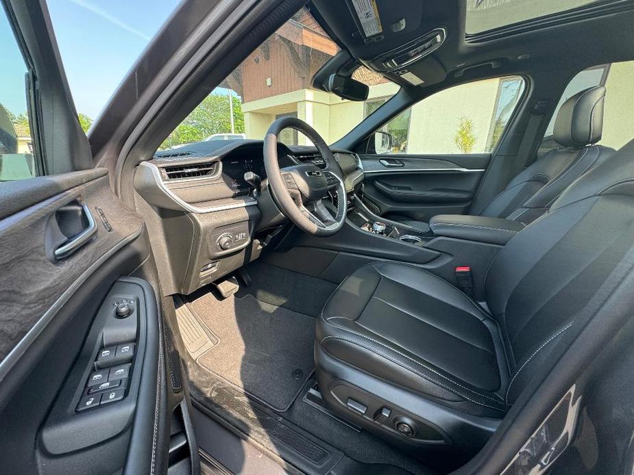 new 2024 Jeep Grand Cherokee L car, priced at $46,806