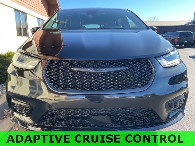 used 2022 Chrysler Pacifica Hybrid car, priced at $34,995