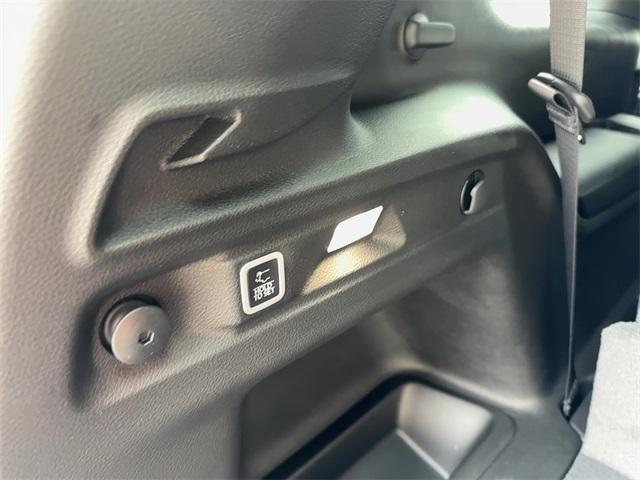 new 2025 Jeep Grand Cherokee L car, priced at $52,068