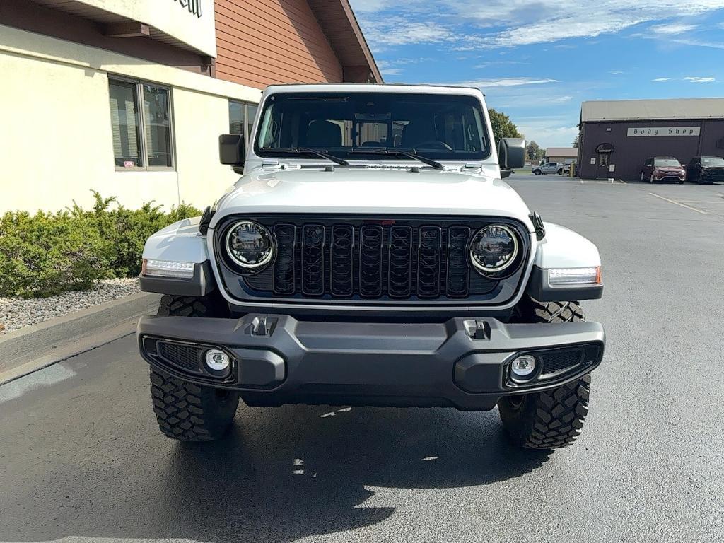 new 2025 Jeep Gladiator car, priced at $46,494