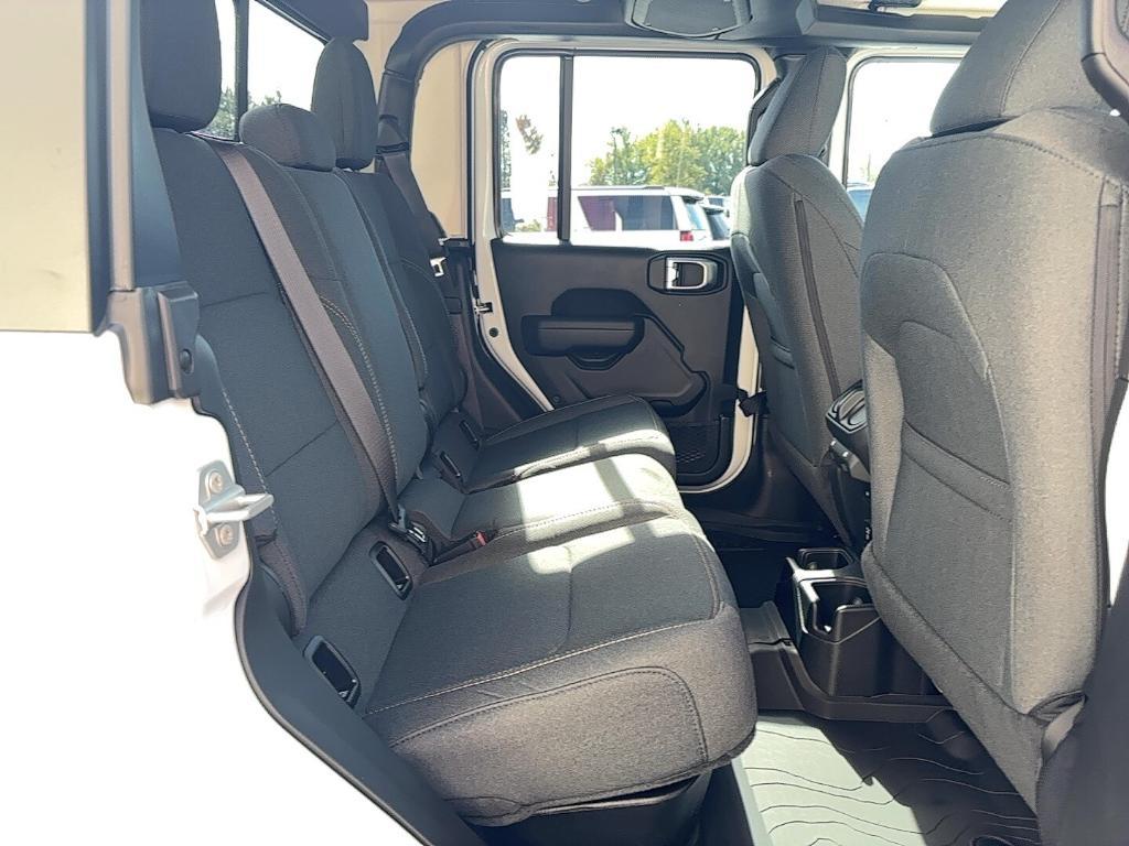 new 2025 Jeep Gladiator car, priced at $46,494