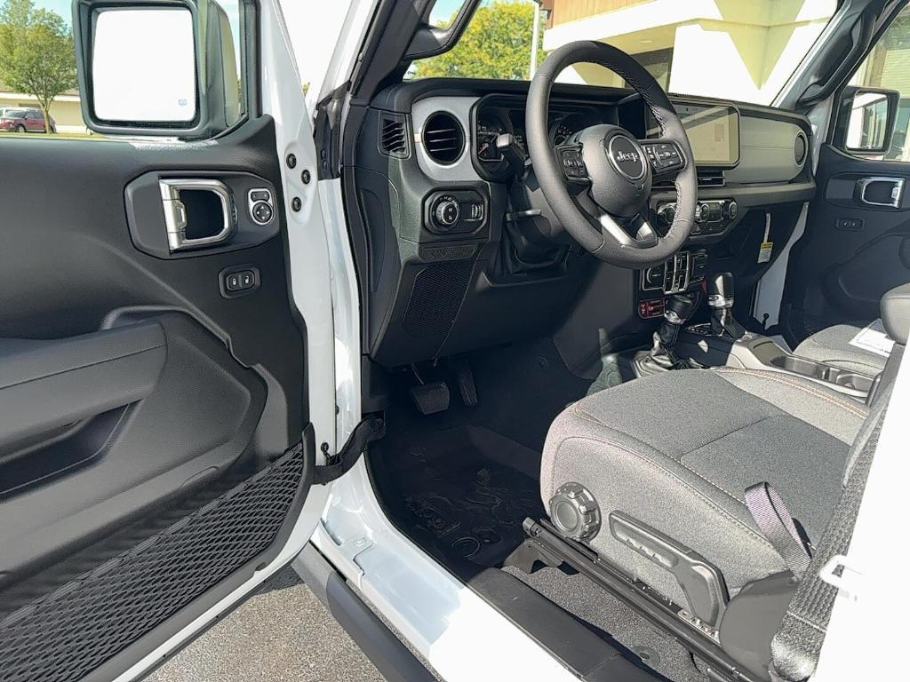 new 2025 Jeep Gladiator car, priced at $46,494