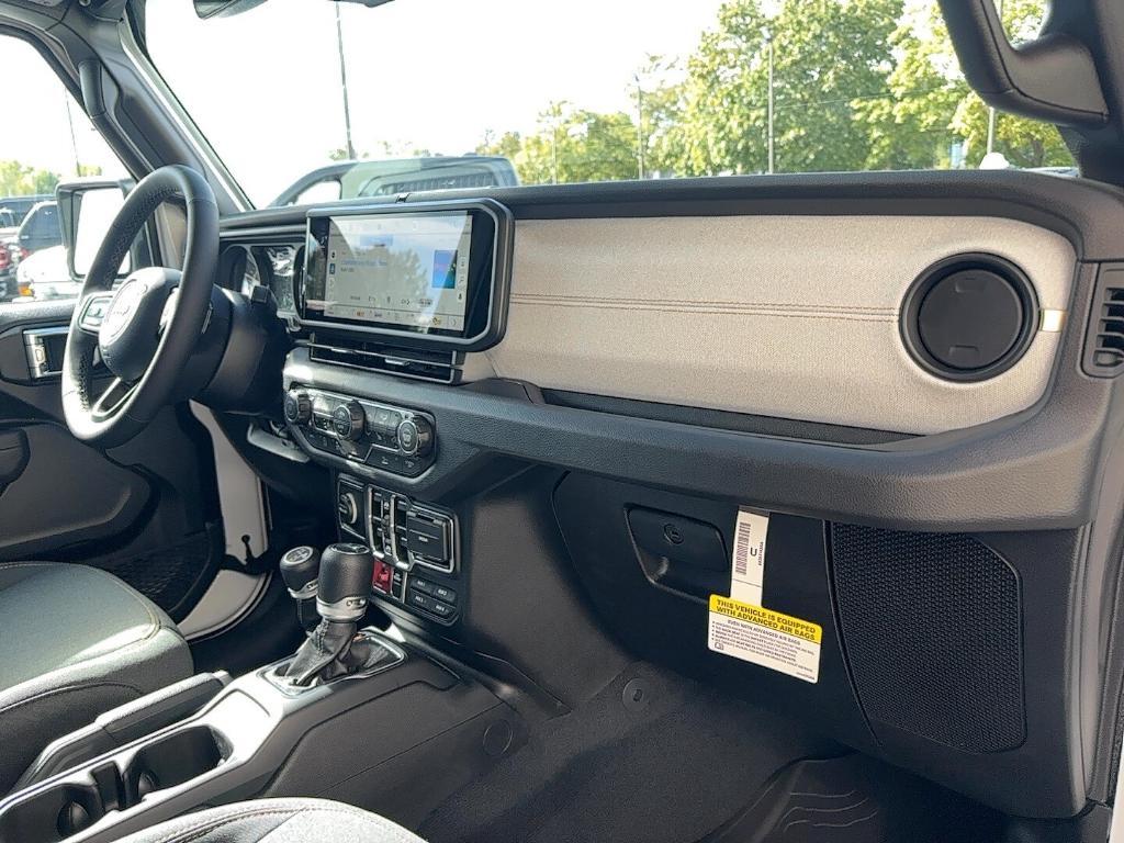 new 2025 Jeep Gladiator car, priced at $46,494