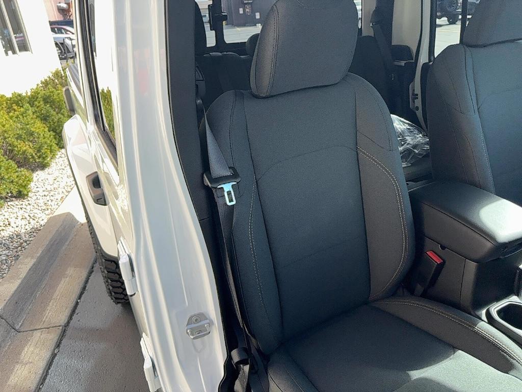 new 2025 Jeep Gladiator car, priced at $46,494