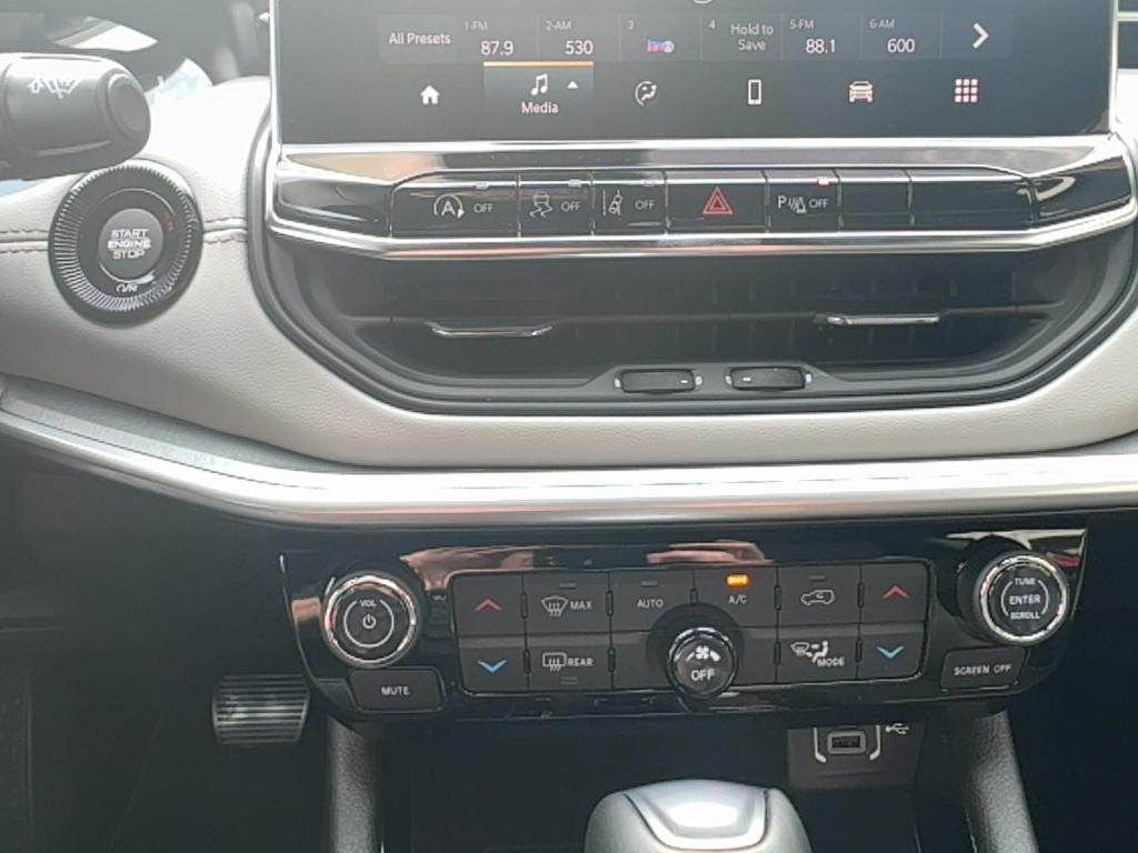 new 2025 Jeep Compass car, priced at $31,993