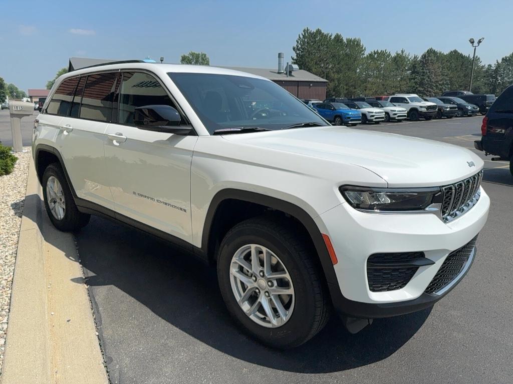 new 2025 Jeep Grand Cherokee car, priced at $42,172