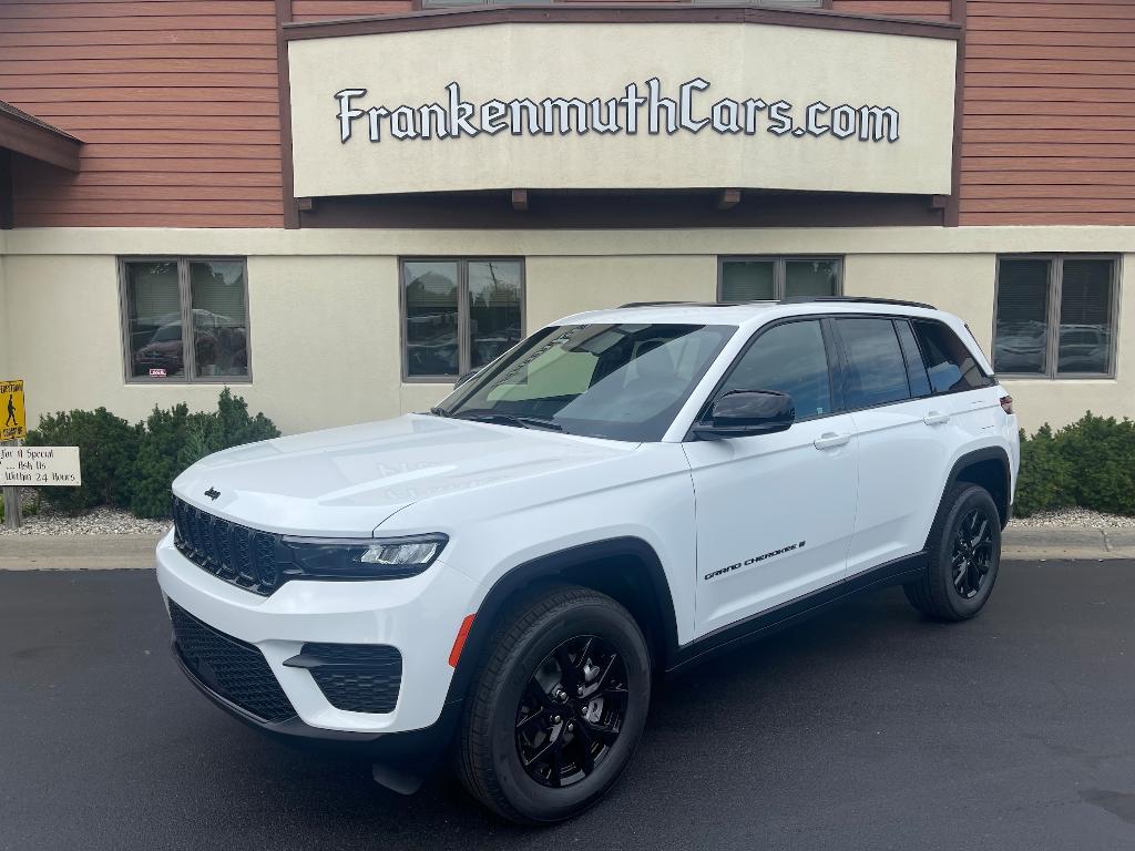 new 2025 Jeep Grand Cherokee car, priced at $39,380