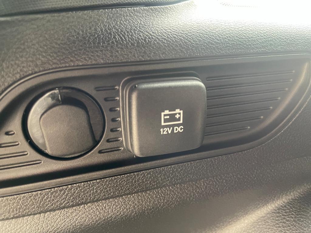 new 2025 Jeep Grand Cherokee car, priced at $39,380