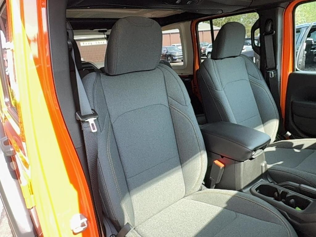 new 2025 Jeep Wrangler car, priced at $50,385