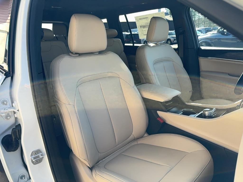 new 2025 Jeep Grand Cherokee L car, priced at $47,437