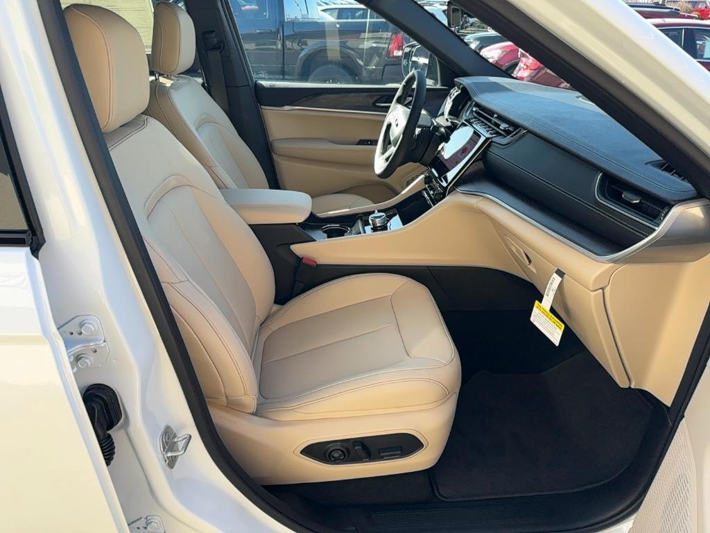 new 2025 Jeep Grand Cherokee L car, priced at $47,437
