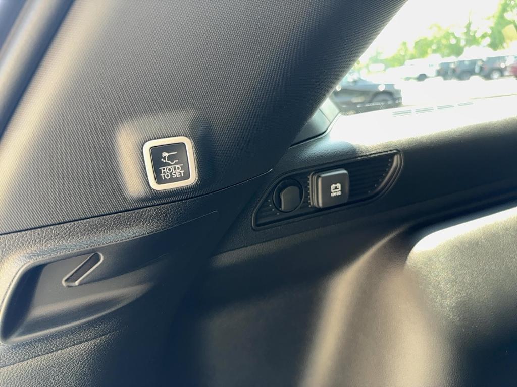 new 2025 Jeep Grand Cherokee car, priced at $52,196