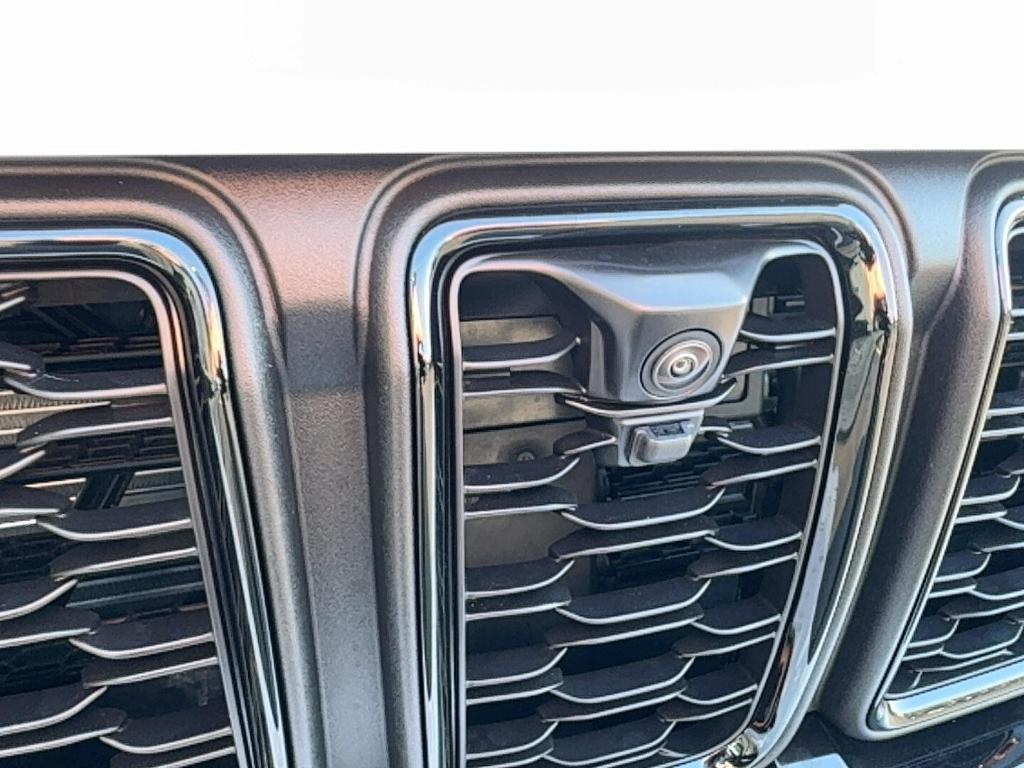 new 2025 Jeep Grand Cherokee car, priced at $52,196
