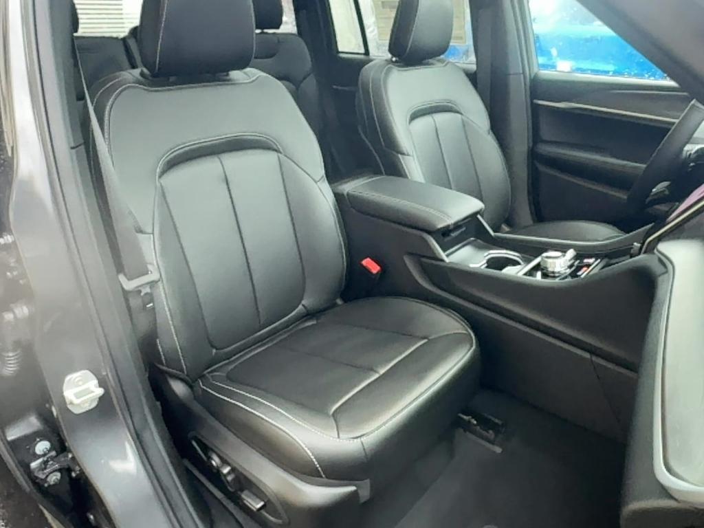 new 2025 Jeep Grand Cherokee car, priced at $51,791