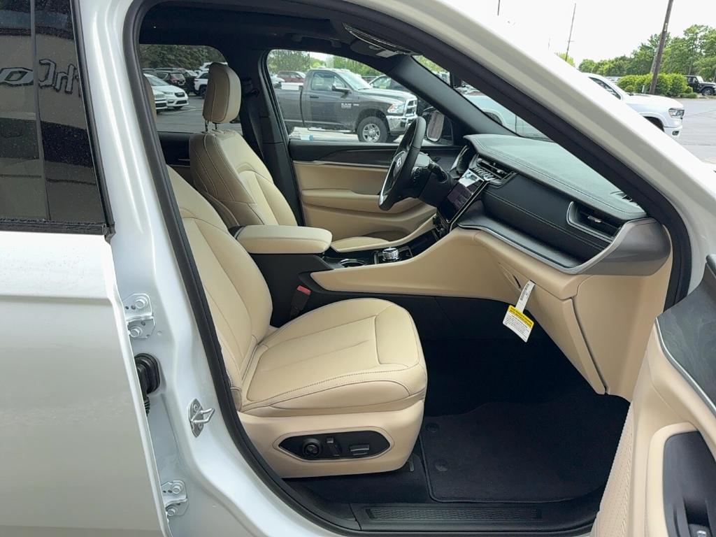 new 2025 Jeep Grand Cherokee L car, priced at $46,442