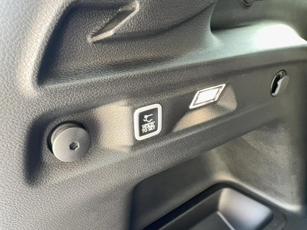 new 2025 Jeep Grand Cherokee L car, priced at $46,442