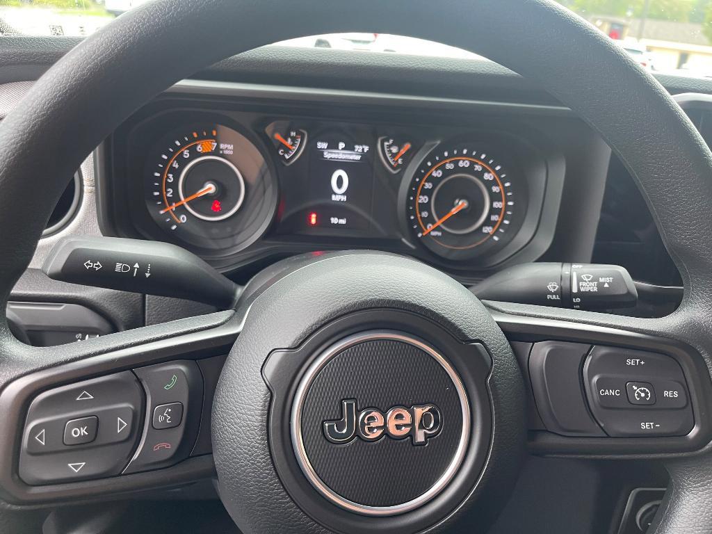 new 2025 Jeep Wrangler car, priced at $31,935