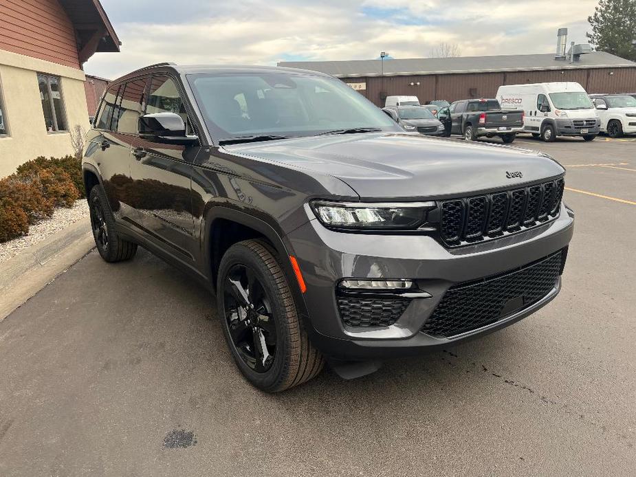 new 2024 Jeep Grand Cherokee car, priced at $43,445