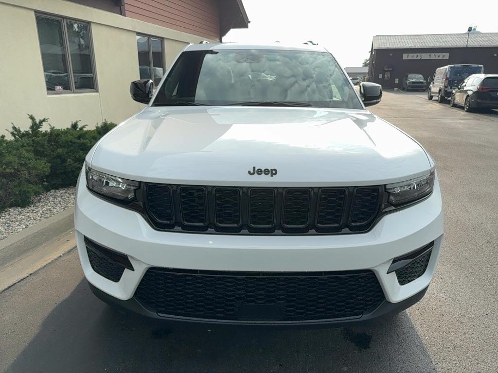 new 2025 Jeep Grand Cherokee car, priced at $49,271