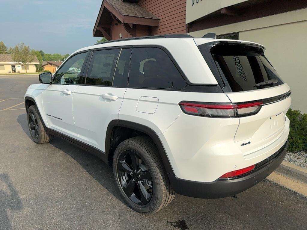 new 2025 Jeep Grand Cherokee car, priced at $49,271