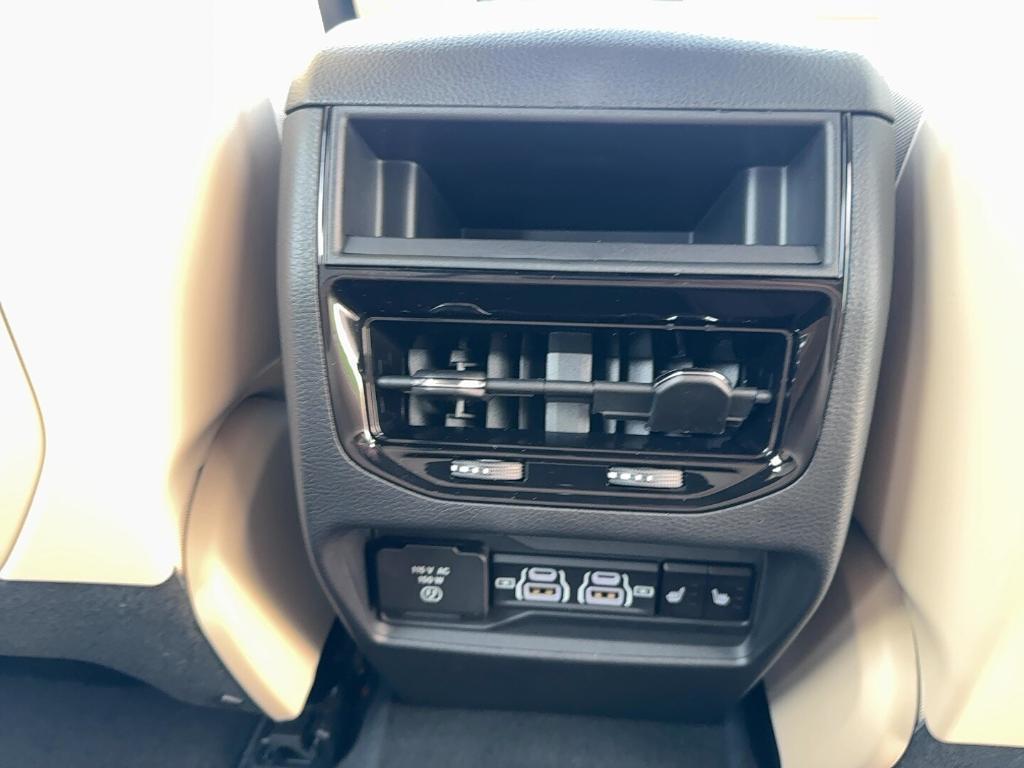 new 2025 Jeep Grand Cherokee car, priced at $49,271