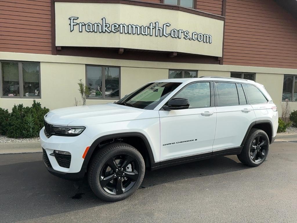 new 2025 Jeep Grand Cherokee car, priced at $49,271