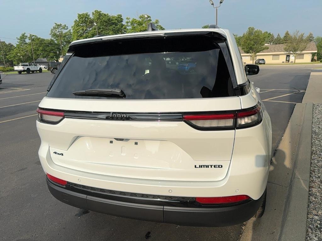 new 2025 Jeep Grand Cherokee car, priced at $49,271