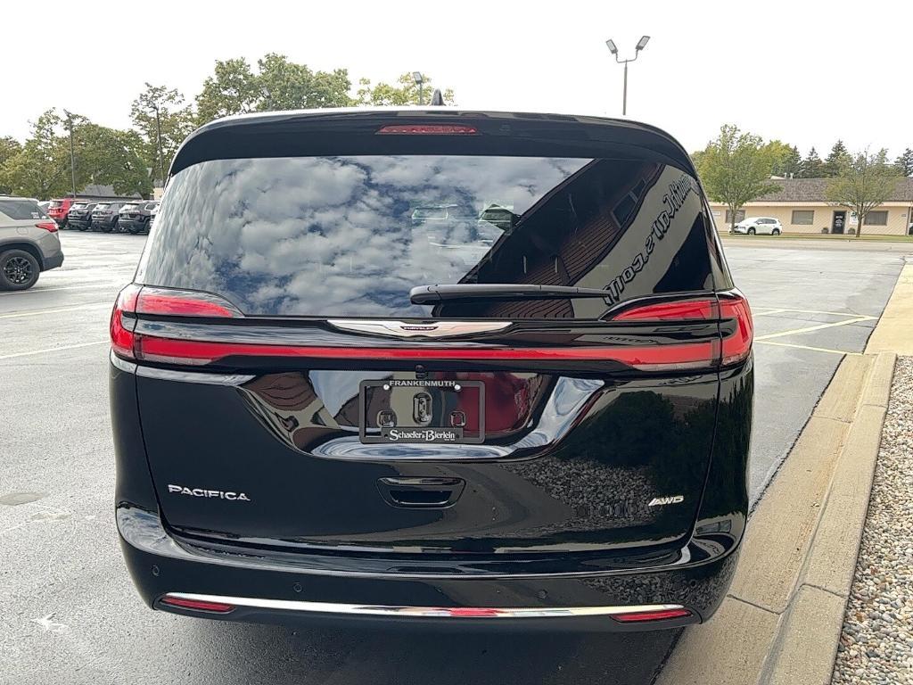 new 2026 Chrysler Pacifica car, priced at $40,227