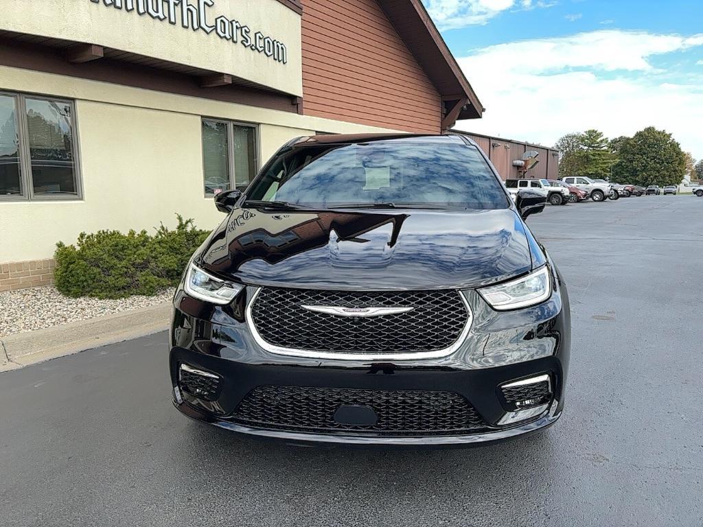 new 2026 Chrysler Pacifica car, priced at $40,227