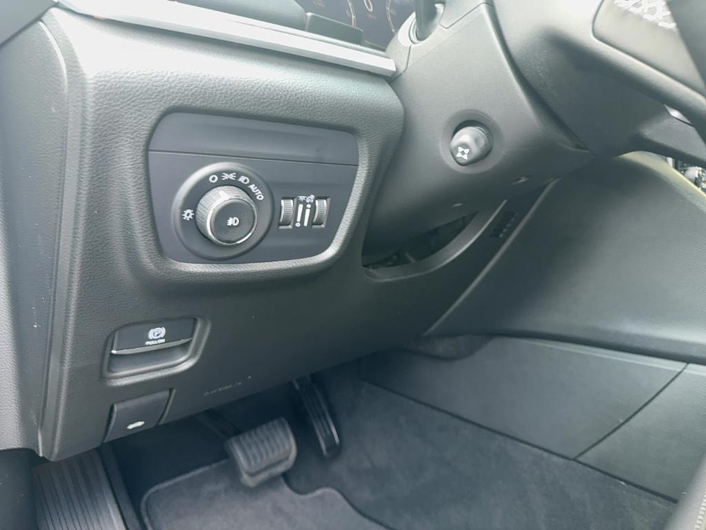 new 2025 Jeep Grand Cherokee car, priced at $42,688
