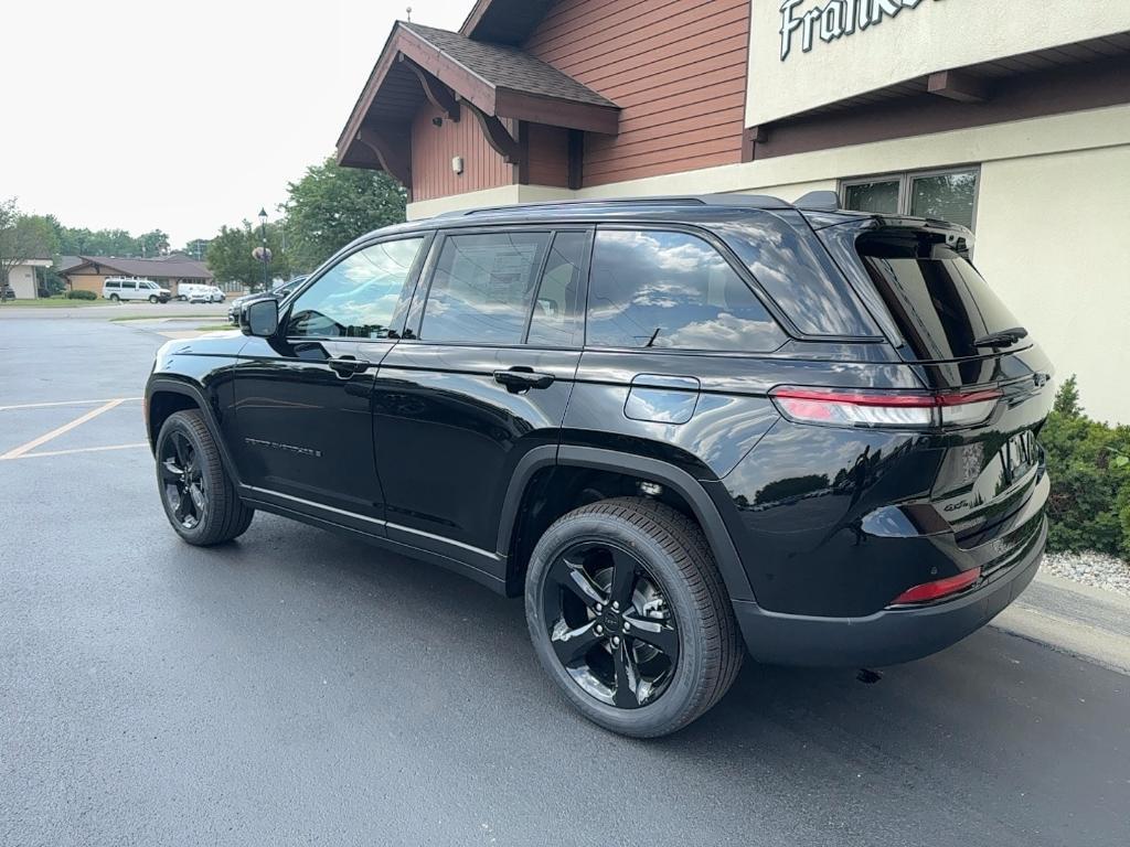 new 2025 Jeep Grand Cherokee car, priced at $42,688