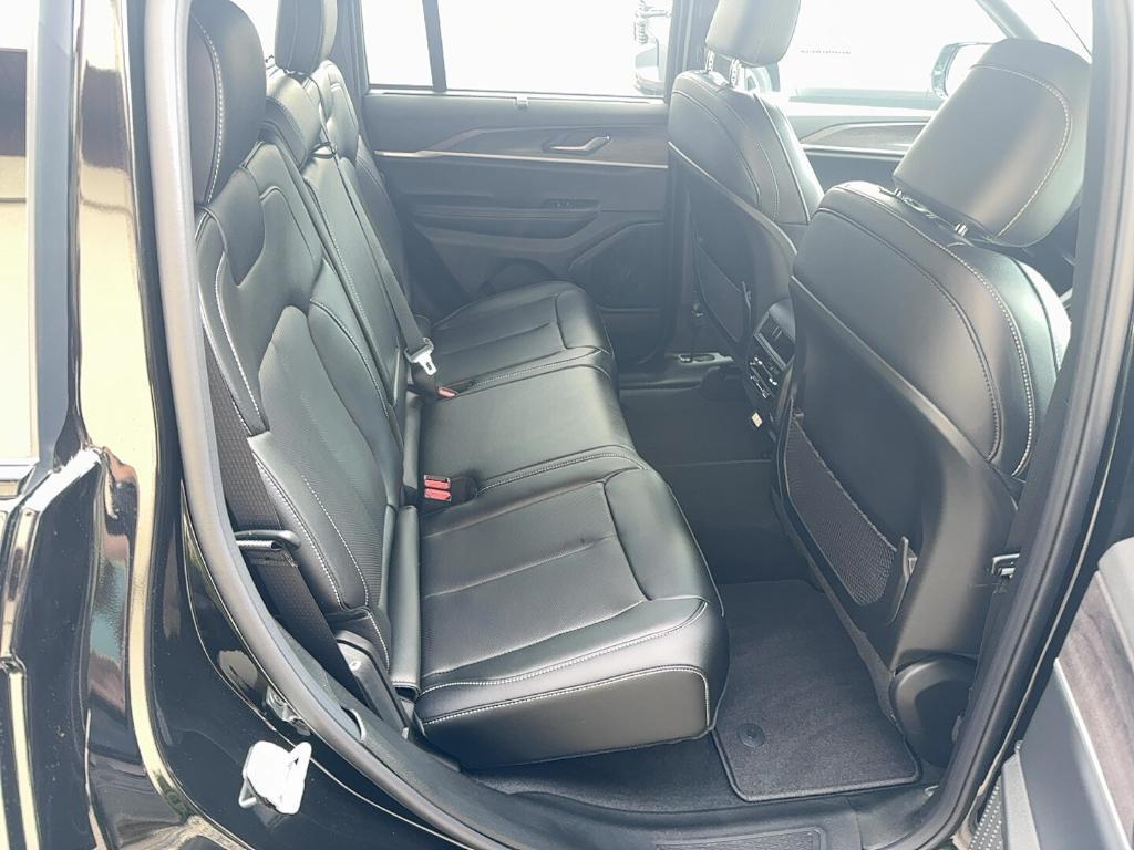 new 2025 Jeep Grand Cherokee car, priced at $54,405