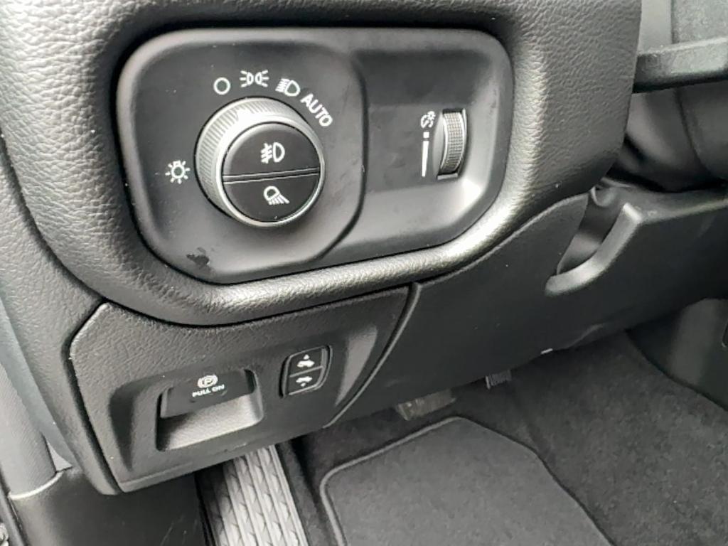 new 2025 Ram 1500 car, priced at $46,712