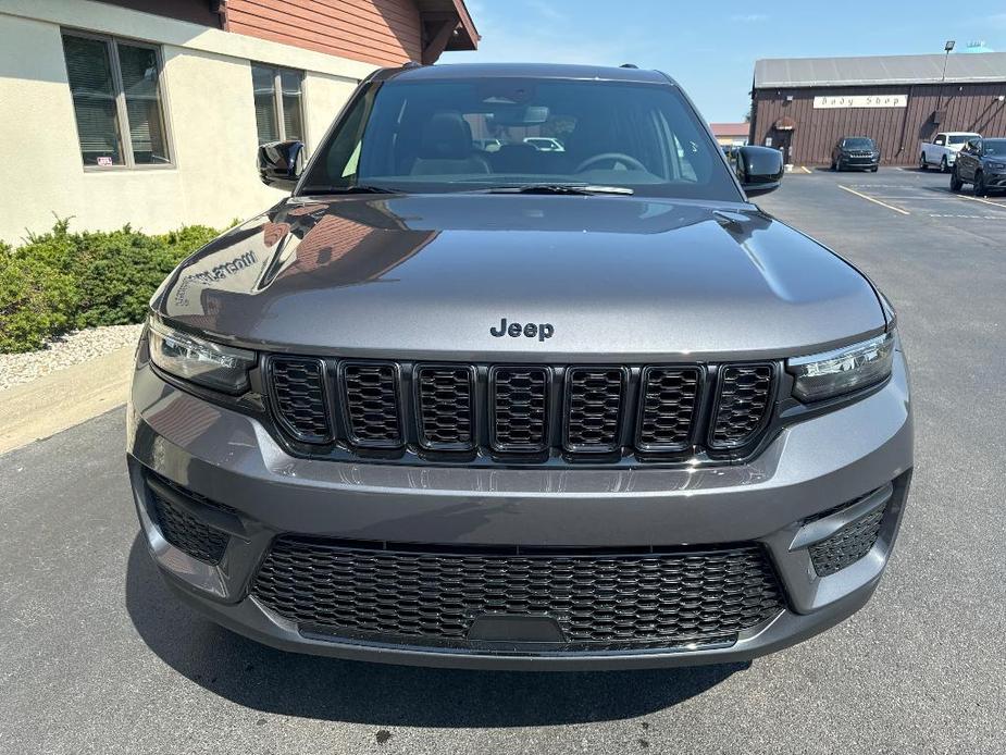 new 2024 Jeep Grand Cherokee car, priced at $42,597