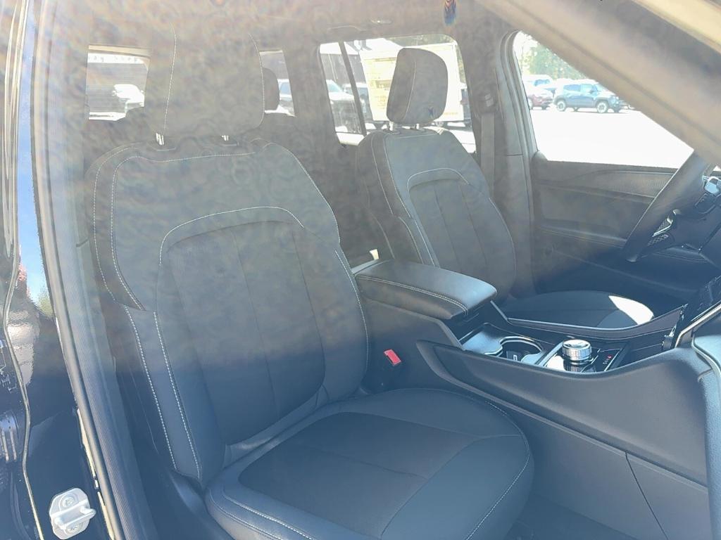 new 2025 Jeep Grand Cherokee car, priced at $41,772