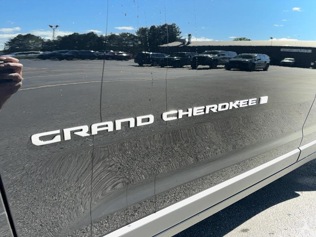 new 2025 Jeep Grand Cherokee car, priced at $41,920