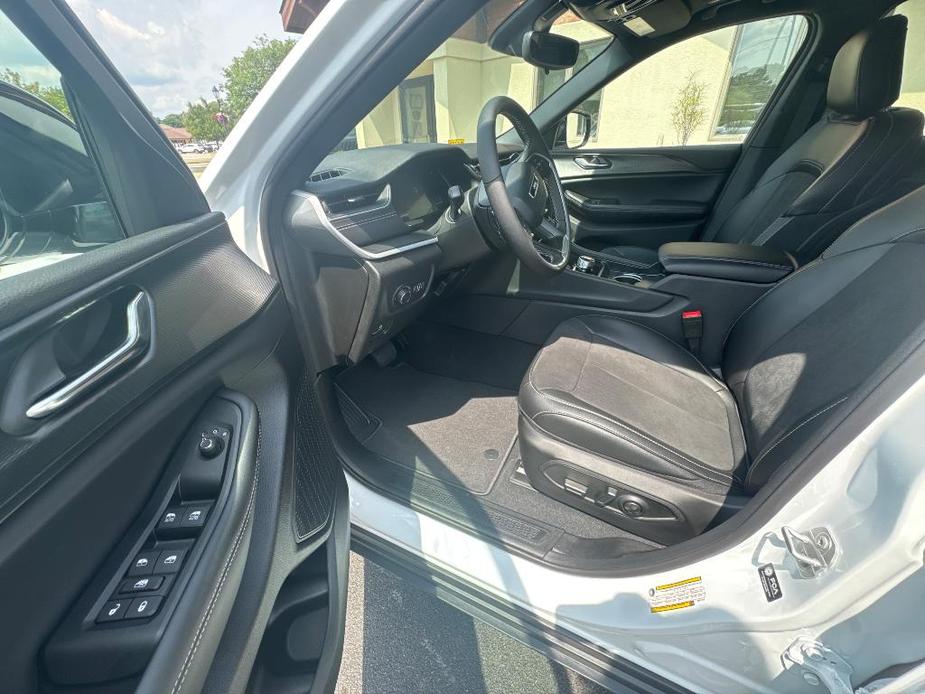 new 2024 Jeep Grand Cherokee L car, priced at $43,950