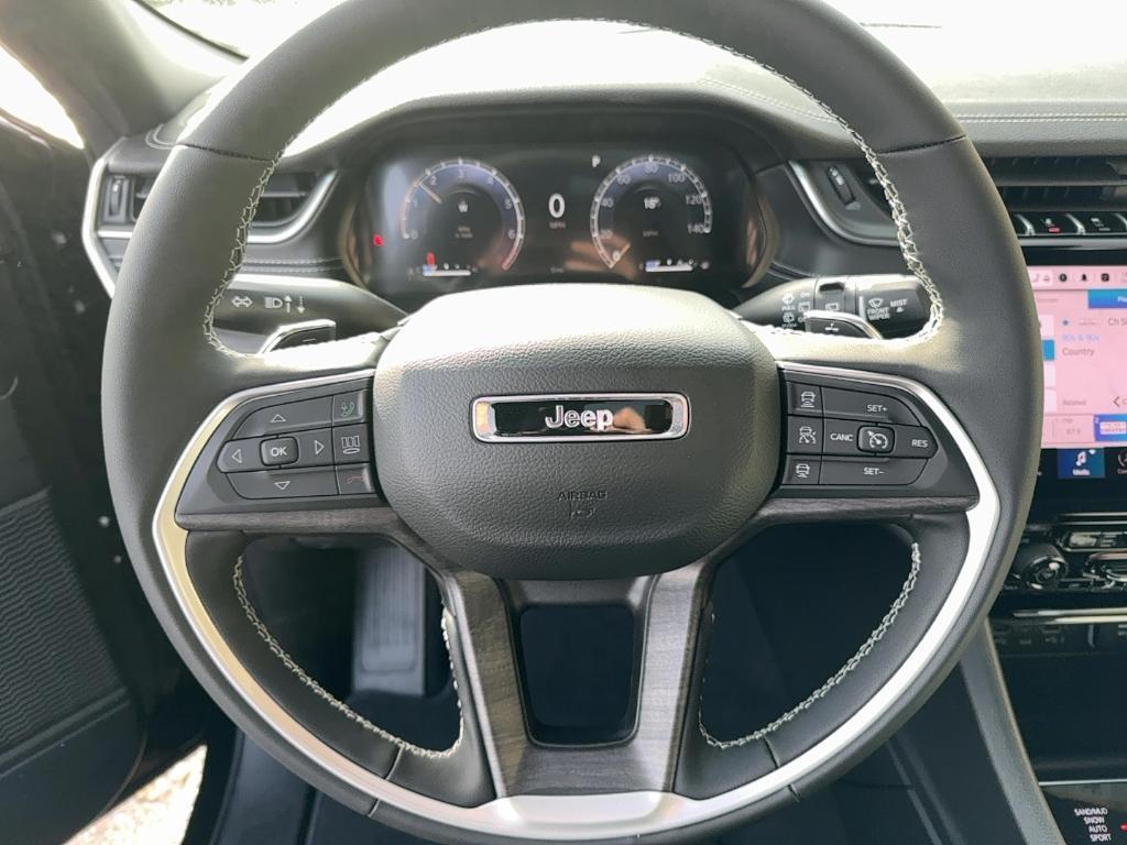 new 2025 Jeep Grand Cherokee car, priced at $46,746
