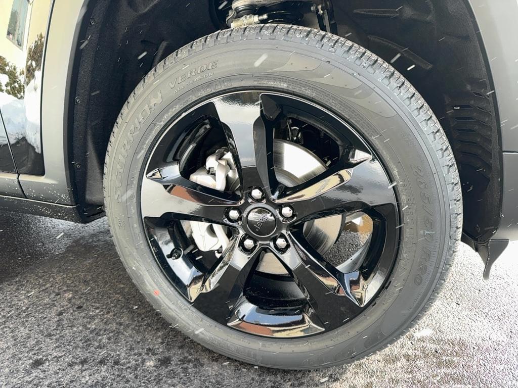 new 2025 Jeep Grand Cherokee car, priced at $46,746