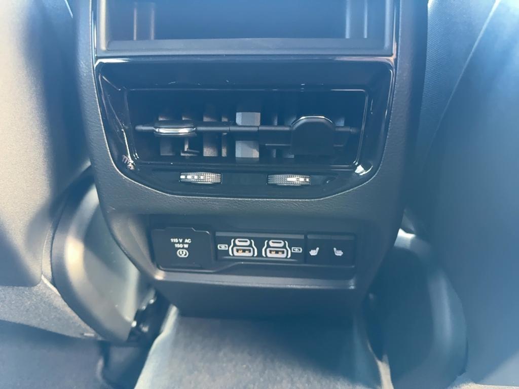 new 2025 Jeep Grand Cherokee car, priced at $49,666