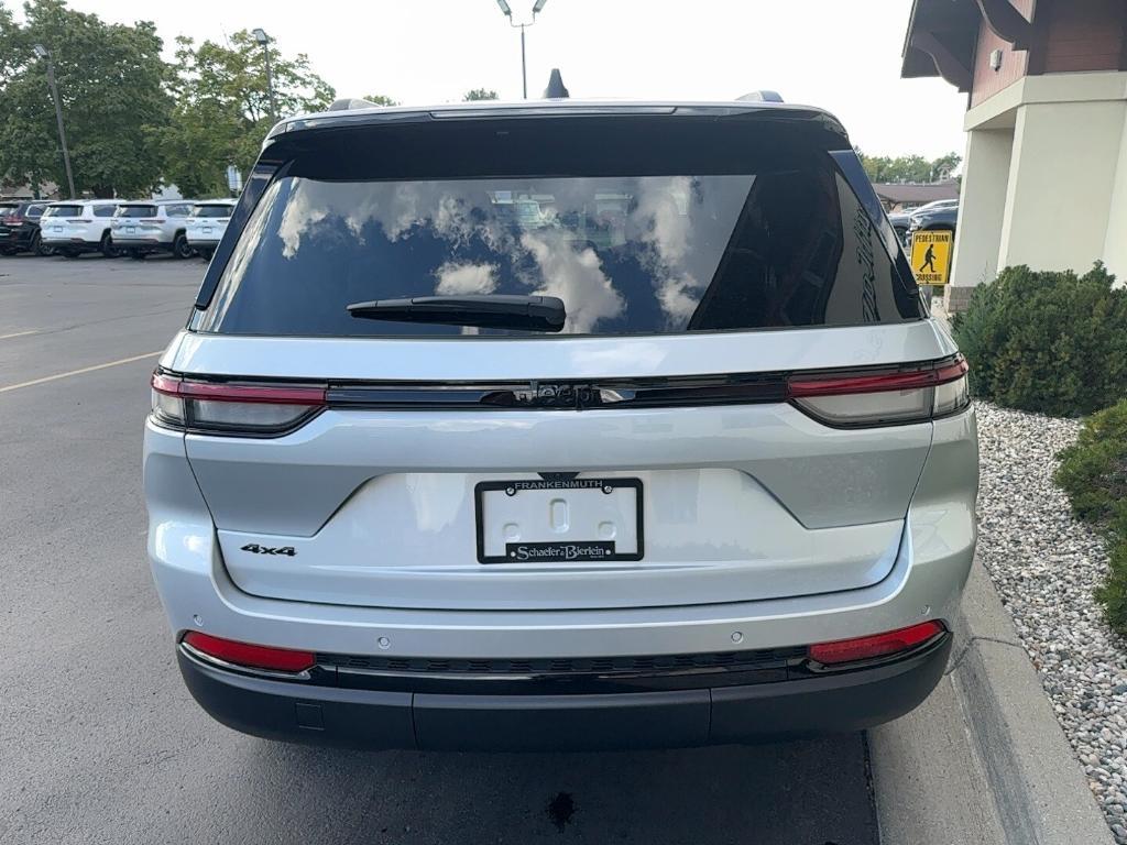new 2025 Jeep Grand Cherokee car, priced at $35,724