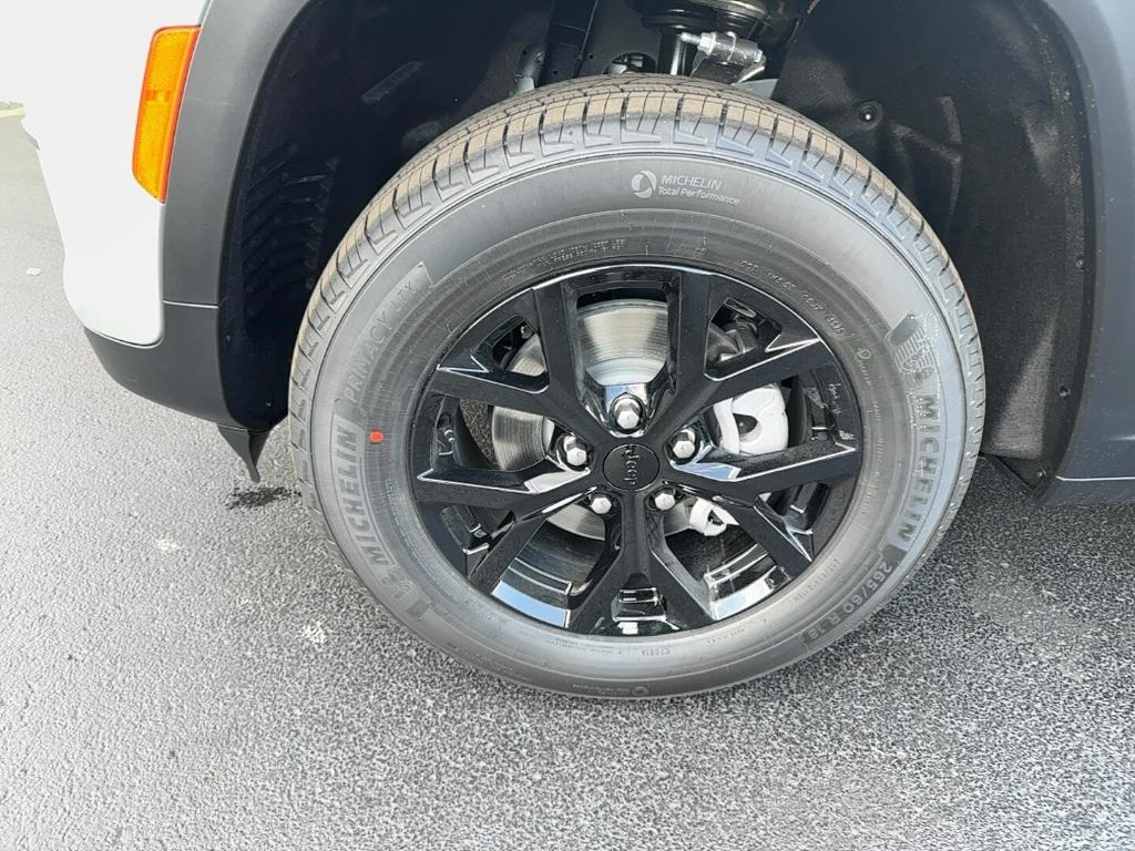 new 2025 Jeep Grand Cherokee car, priced at $35,724