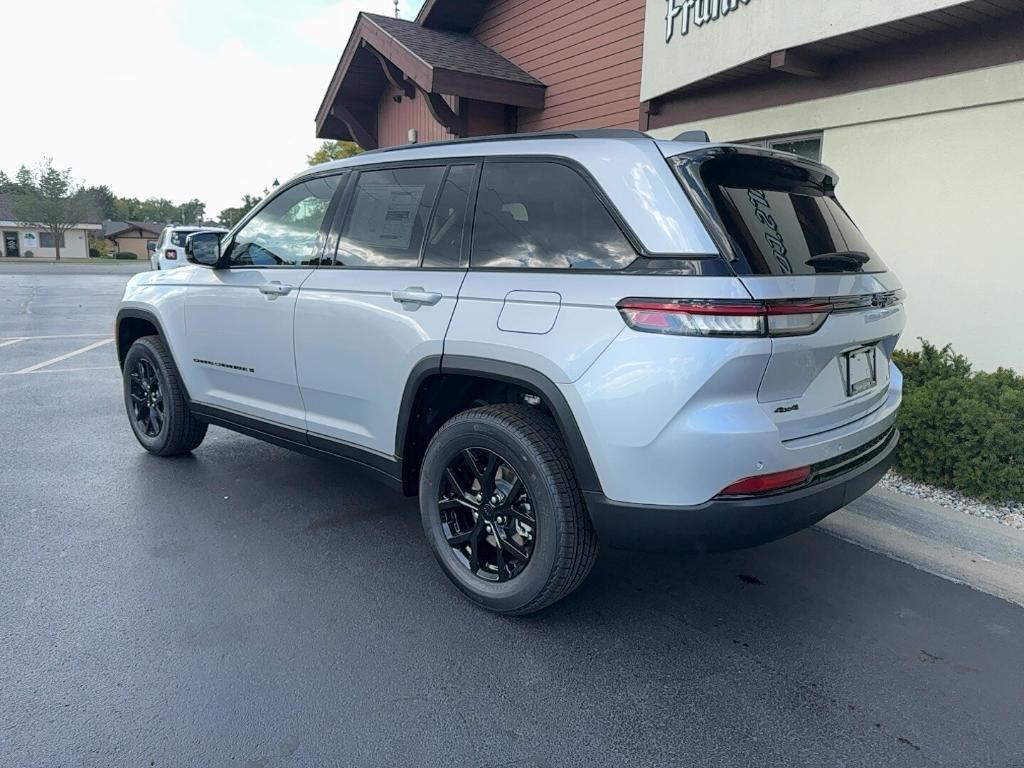 new 2025 Jeep Grand Cherokee car, priced at $35,724