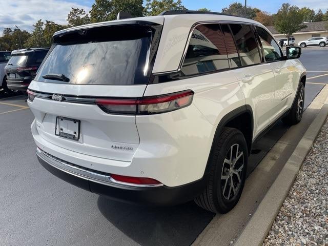 used 2024 Jeep Grand Cherokee car, priced at $35,995