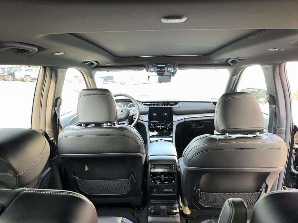 new 2025 Jeep Grand Cherokee L car, priced at $53,682