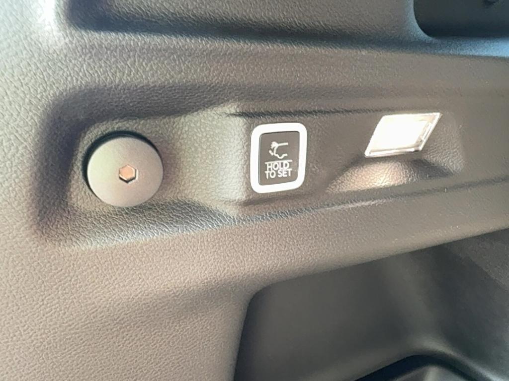 new 2025 Jeep Grand Cherokee L car, priced at $53,682