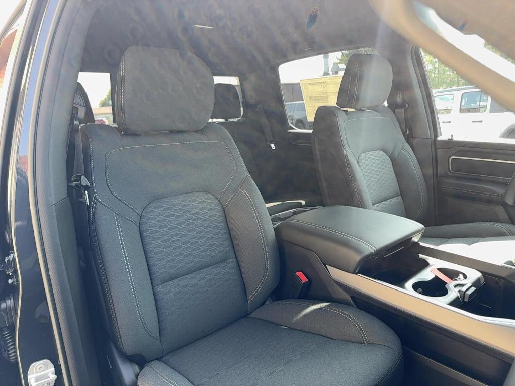 new 2025 Ram 1500 car, priced at $42,992